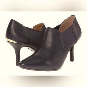 Calvin Klein - Janel Cow Kanas / Elastic - Black - Size 8 Medium